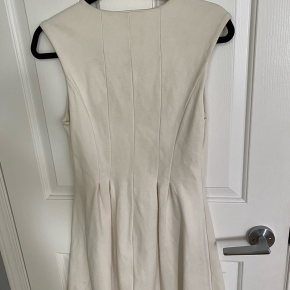 White sleeveless dress fit with flare - Picture 5 of 6